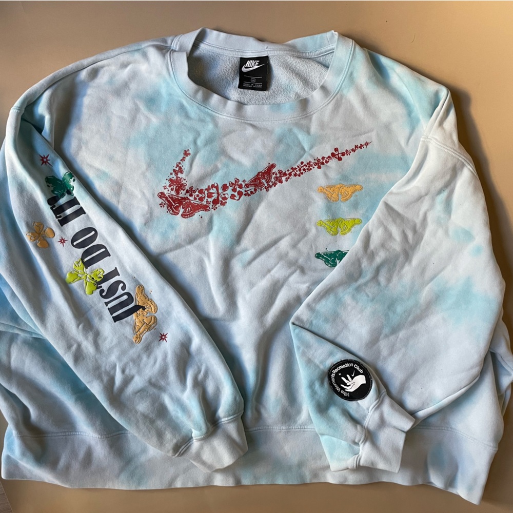 Nike women’s Recreation club crew neck